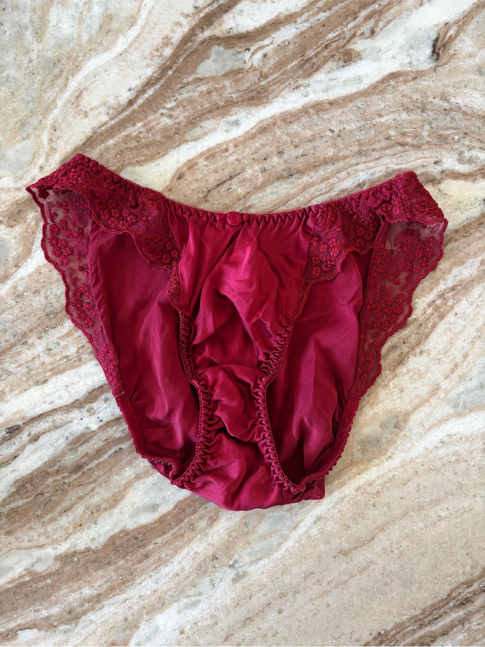 VTG May 1997 Victoria’s Secret 100% Pure Silk & Lace Bikini Panties - Small